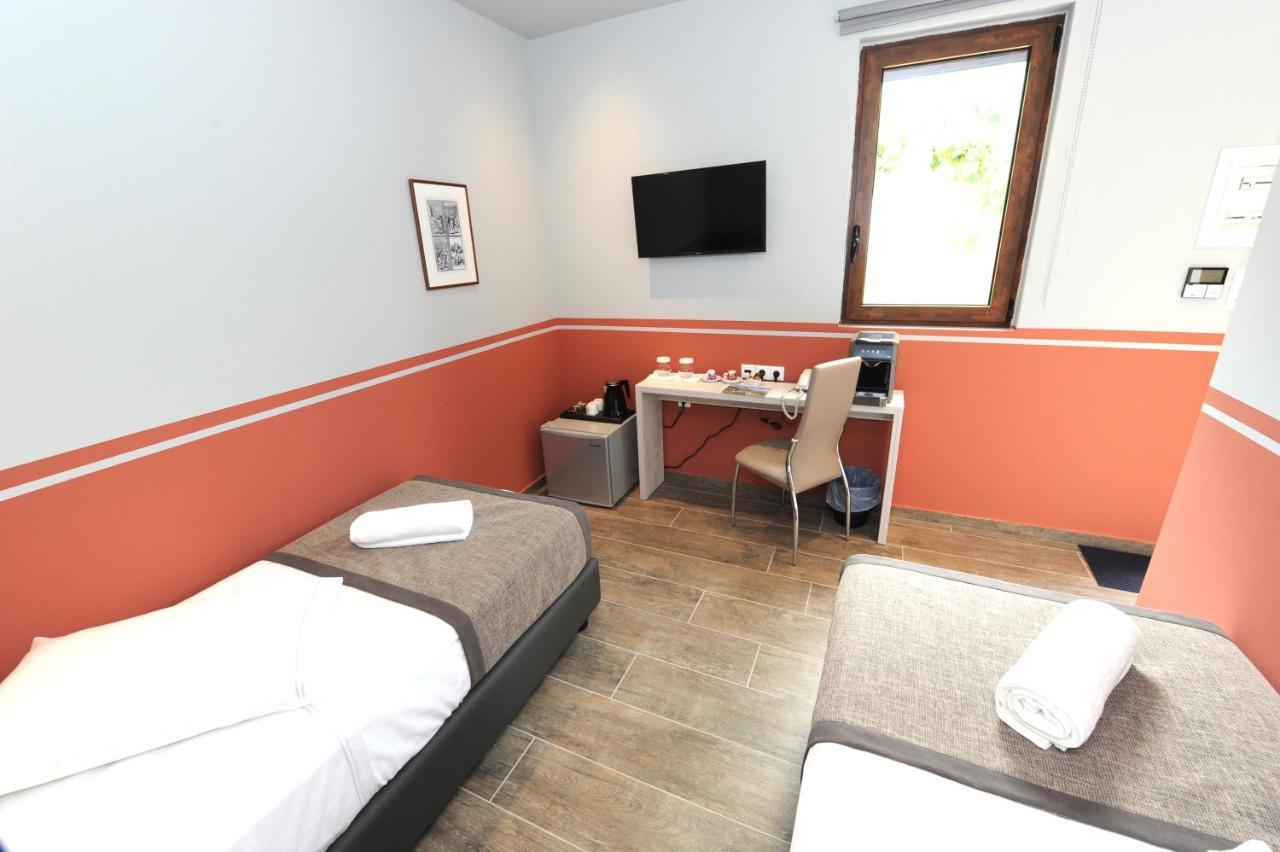 Camping & Bungalows Castle View ไมส์ตราส ภายนอก รูปภาพ