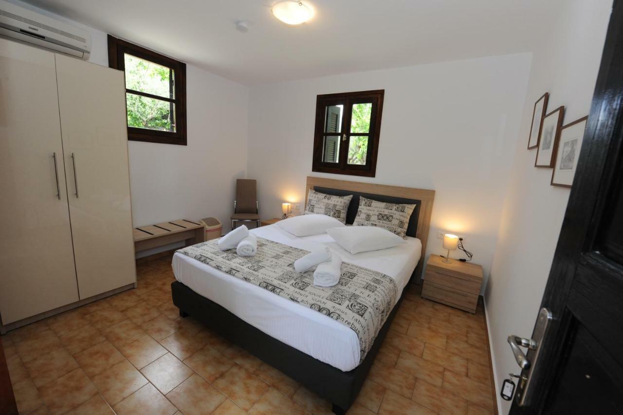 Camping & Bungalows Castle View ไมส์ตราส ภายนอก รูปภาพ