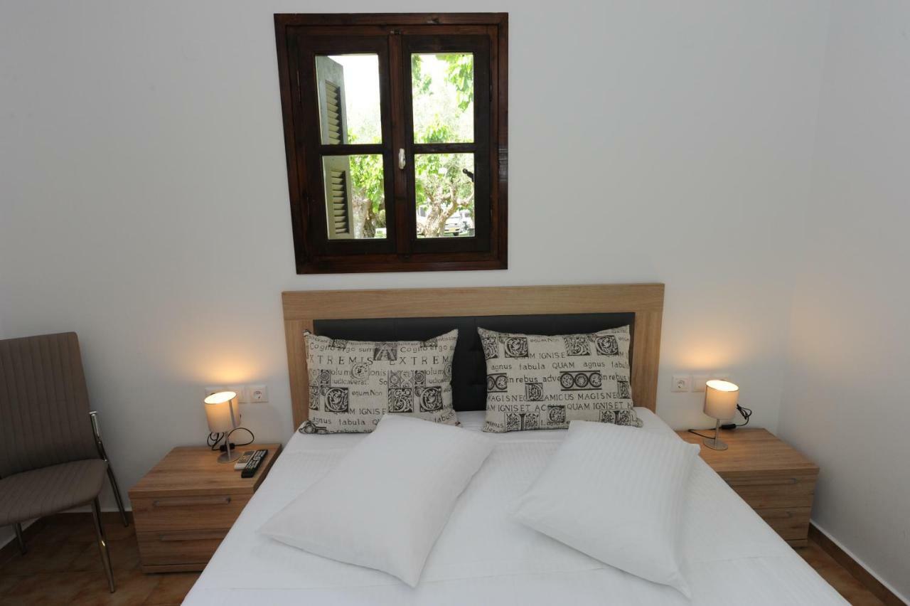 Camping & Bungalows Castle View ไมส์ตราส ภายนอก รูปภาพ