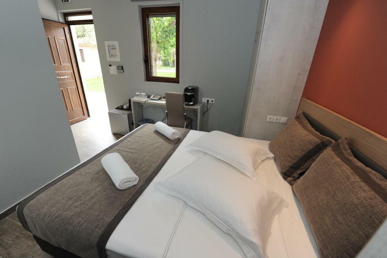 Camping & Bungalows Castle View ไมส์ตราส ภายนอก รูปภาพ